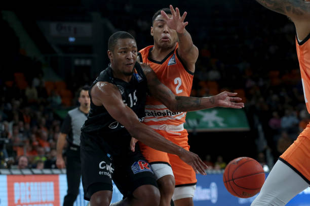 更多的是他 更多的是他